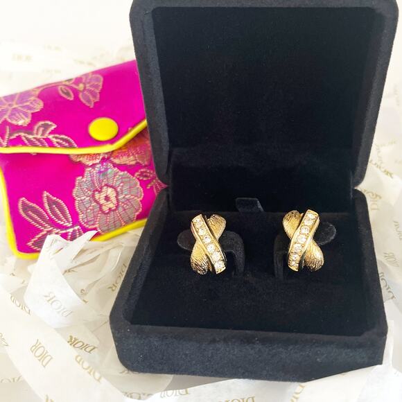 Christian Dior Petite Classic Rhinestone Vintage Clip-On Earrings - Picture 9 of 9